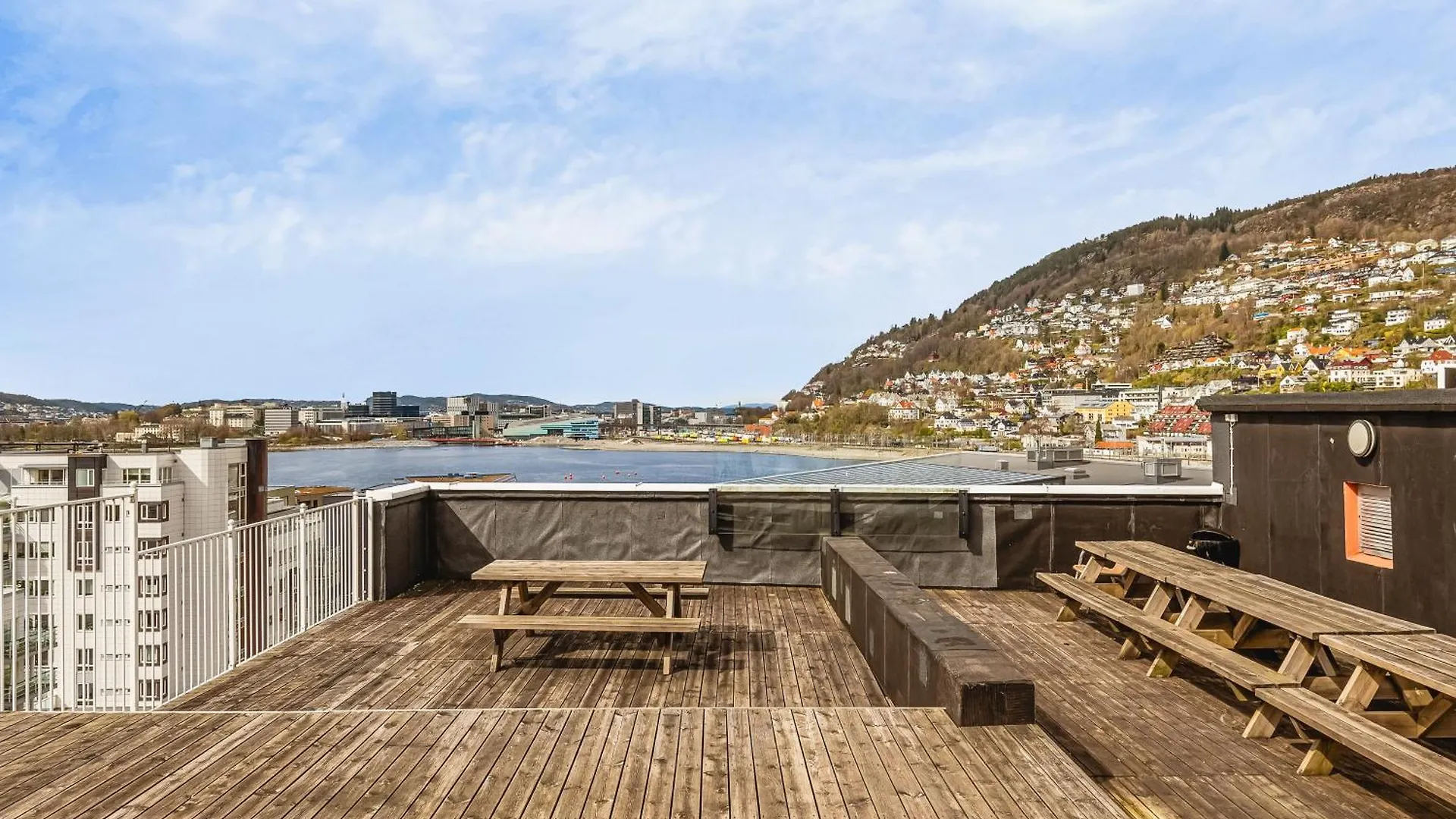 Dinbnb Apartments I 100M To Sea Front I Rooftop Terrace Bergen